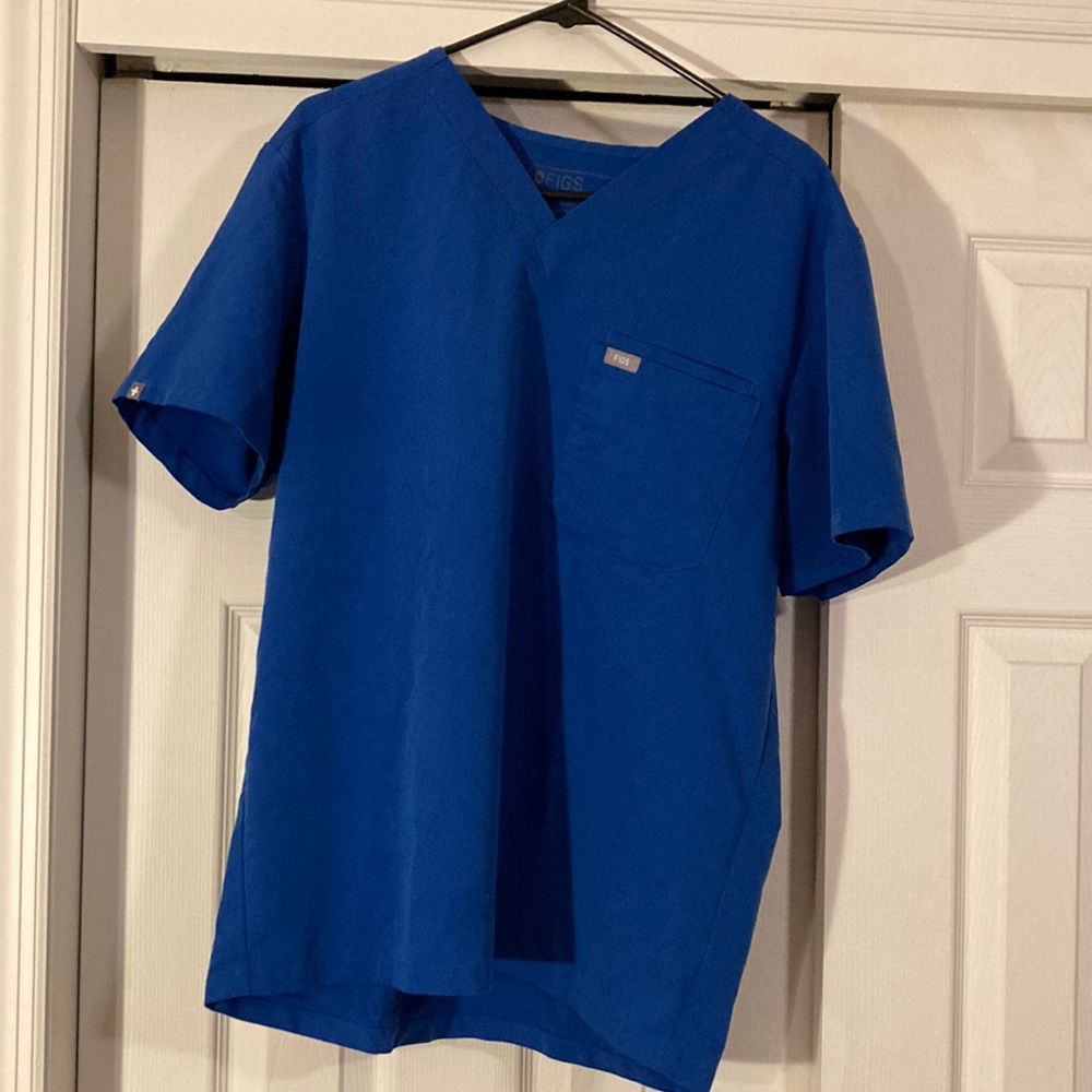 Mens fig scrub top